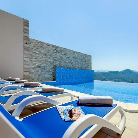 Luxury Rock With Pool And Jacuzzi Near Dubrovnik فيلة *